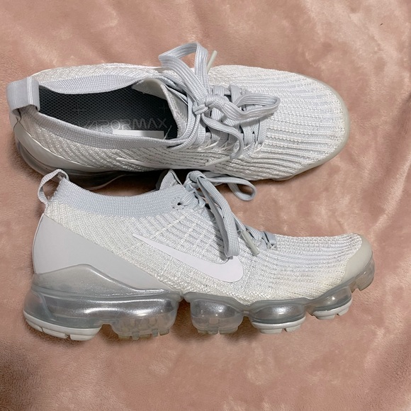 Nike Vapormax knit tennis shoes
